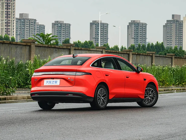 BYD представив вражаючу альтернативу Skoda Octavia за 14 700 доларів (фото) 5