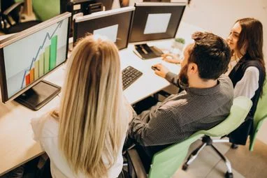 Зарплати дата-аналітиків коригуються частіше, ніж у інших IT-спеціалістів — DOU