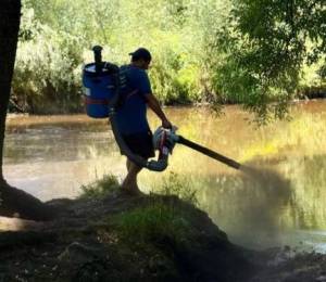 Унаслідок чергової ворожої атаки виявлено сліди забруднення річки Борщагівка 12