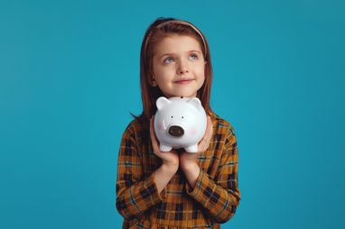 Як навчити дитину розумно розпоряджатися грошима: рекомендації для батьків