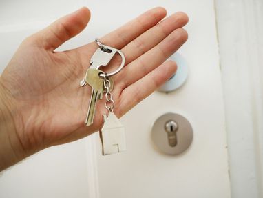 Самостійність — це про вибір: здавати чи продавати своє помешкання?