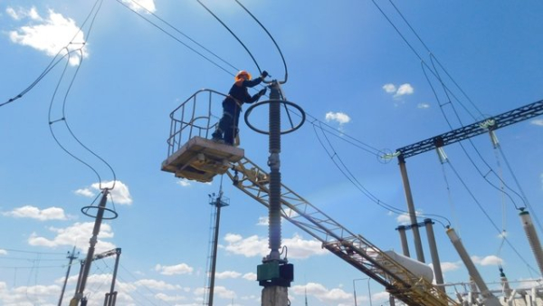 На Одещині майже відновлено електропостачання після потужної атаки РФ у суботу, проте існують обмеження в мережі – “Укренерго”