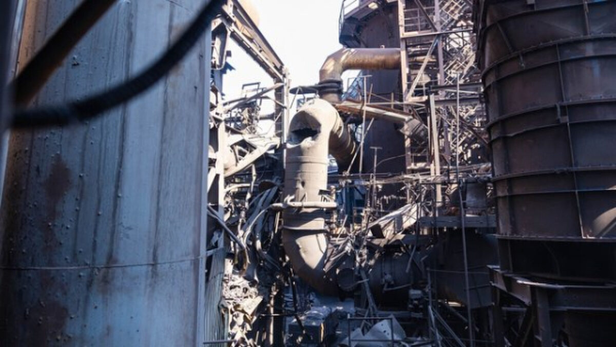Гендиректор "Метінвесту" повідомив, що п'ять ракет уразили доменний цех, енергетичну та транспортну інфраструктуру, а також відкриті території "Запоріжсталі". 2 Гендиректор "Метінвесту" повідомив, що п'ять ракет уразили доменний цех, енергетичну та транспортну інфраструктуру, а також відкриті території "Запоріжсталі". 2