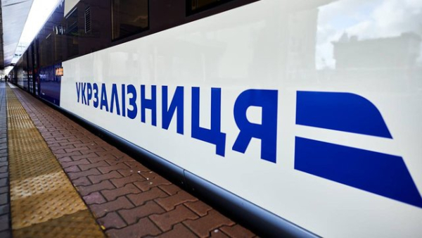 Головна 42 У липні 2026 року, незважаючи на обстріли, “Укрзалізниця”…