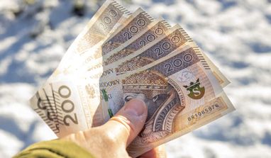 Як багато українців у Польщі користуються соціальним забезпеченням