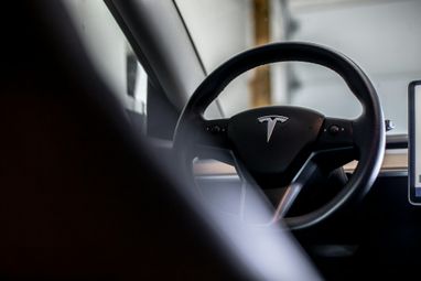 Tesla на вершині списку: які б/в автомобілі до 5 років мають найбільший попит в Україні 3 Tesla на вершині списку: які б/в автомобілі до 5 років мають найбільший попит в Україні 3