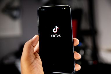 TikTok може запровадити можливість переказу грошей через особисті повідомлення.