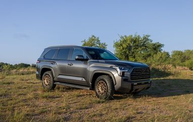 Toyota покращила свій позашляховик Sequoia (фото