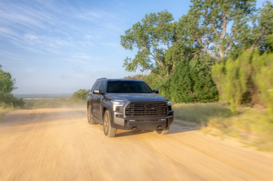 Toyota покращила свій позашляховик Sequoia (фото 9 Toyota покращила свій позашляховик Sequoia (фото 9