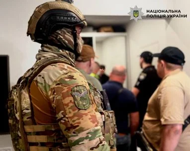 У столиці виявили контакт-центр, який обманював громадян Чехії, пропонуючи фальшиві вкладення у криптовалюти.