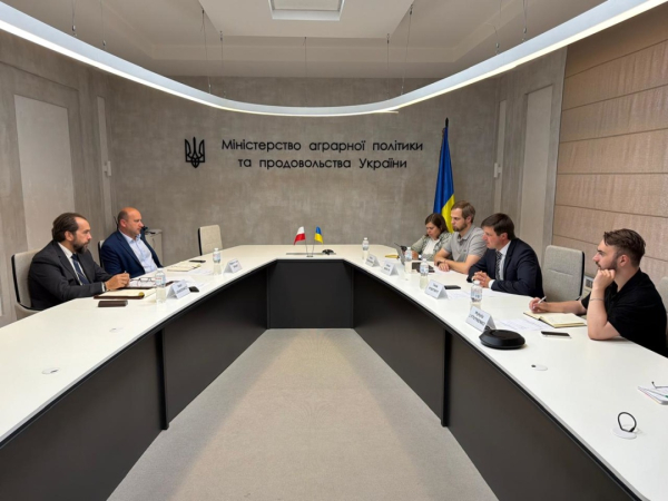 Україна вивчає запасні шляхи експорту сільськогосподарської продукції через польські порти 5