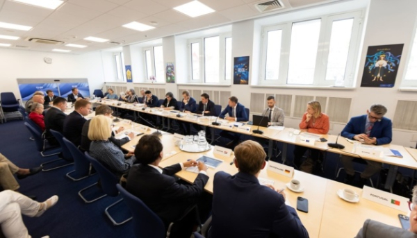 Україна пропонує ЄС запровадити спільний механізм допомоги сільгоспвиробникам, оскільки атаки на порти ставлять під загрозу експорт. 5 Україна пропонує ЄС запровадити спільний механізм допомоги сільгоспвиробникам, оскільки атаки на порти ставлять під загрозу експорт. 5
