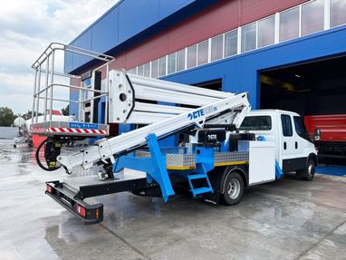 Потужну автовишку на базі IVECO продемонстрували в Україні (фото)