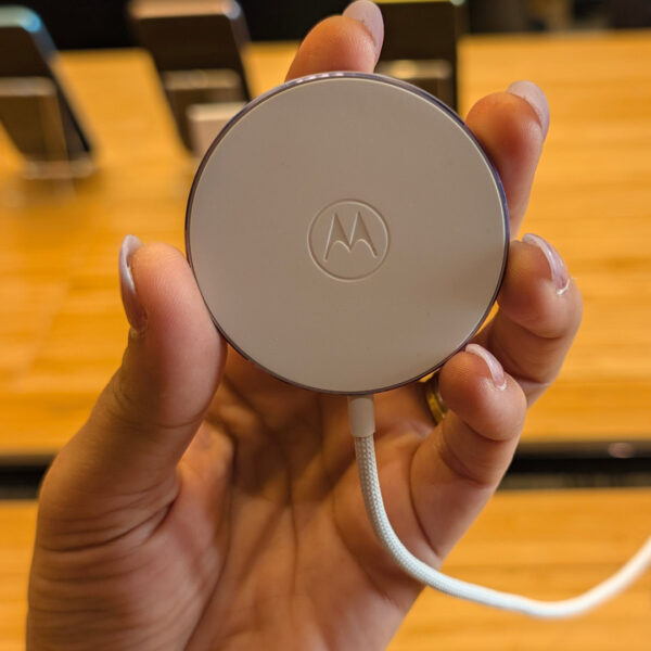 Motorola: нова система магнітних аксесуарів