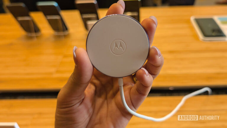 Motorola: нова система магнітних аксесуарів 16
