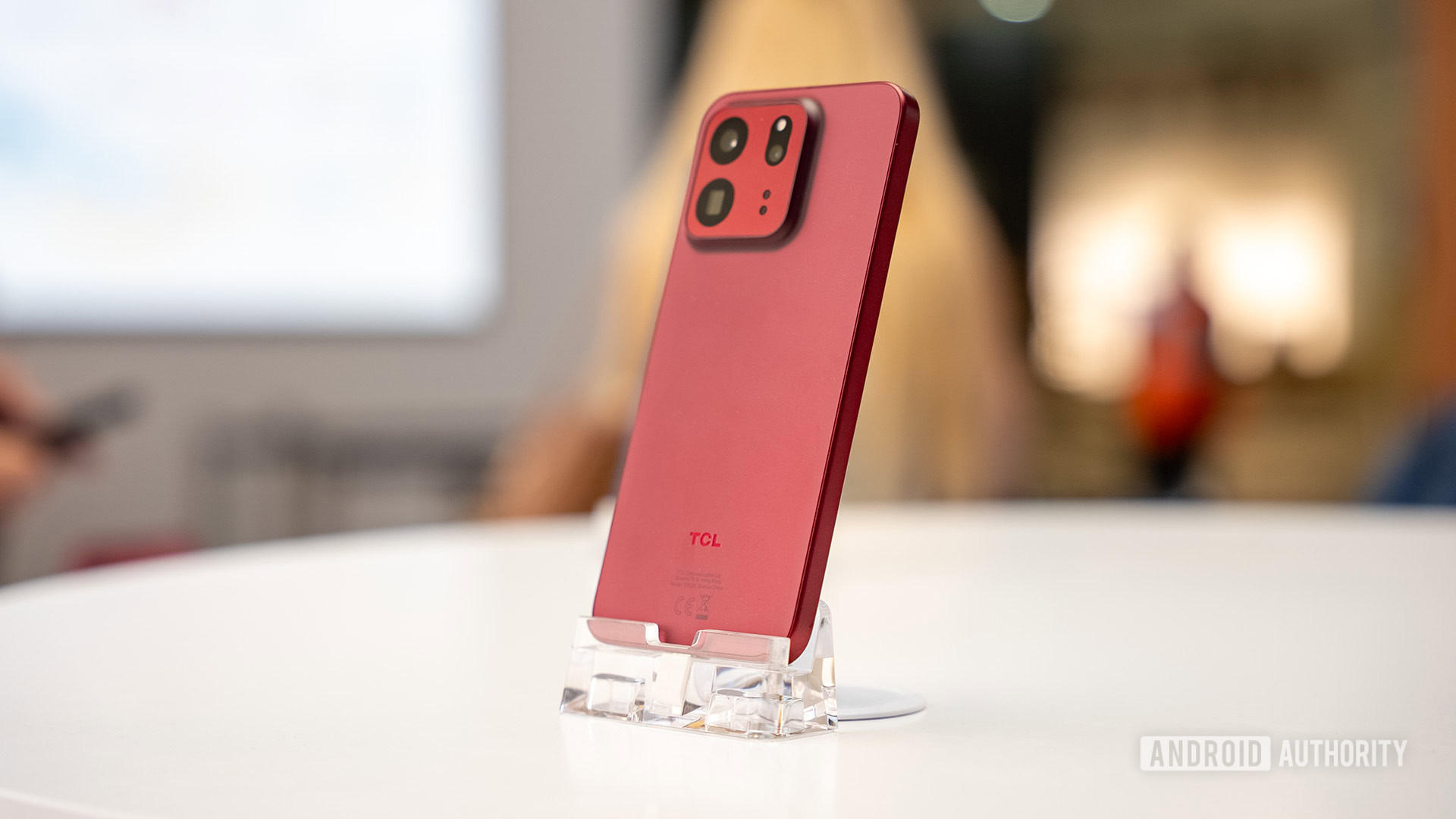 TCL пропонує вибір: NXTPAPER чи OLED для нових смартфонів 6
