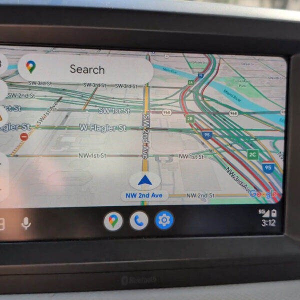 Android Auto: Google виправляє проблему з тривогами