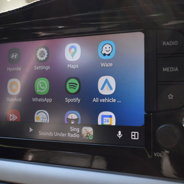 Google продовжує розробку відео для Android Auto