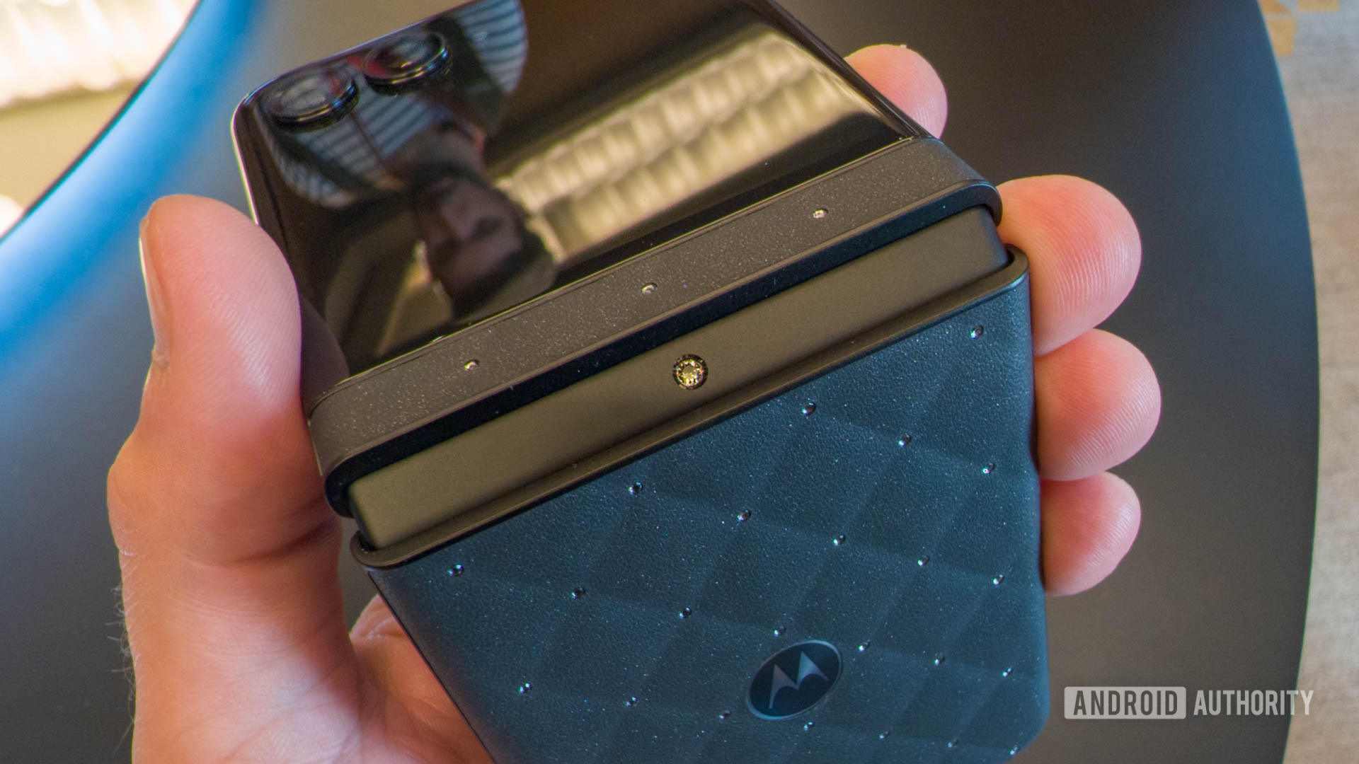 Motorola Razr: новий флагман став доступнішим 9