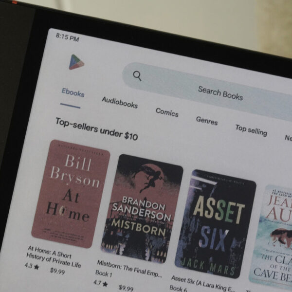 Gemini Notebook: імпорт книг Google Play для нотаток
