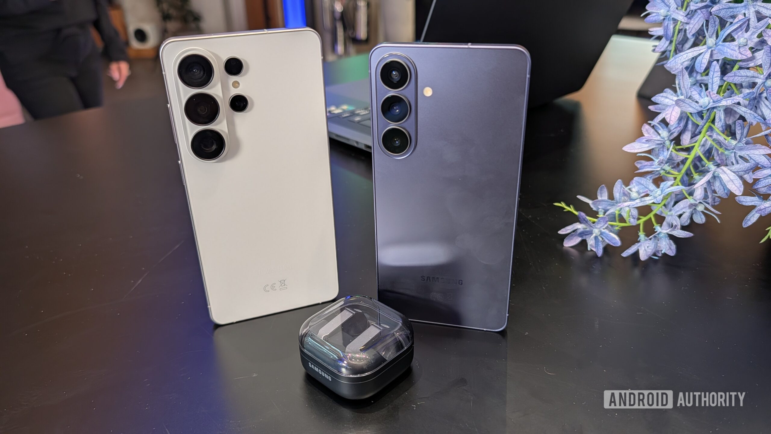 Samsung готує нові бездротові навушники Galaxy Buds 2 Samsung готує нові бездротові навушники Galaxy Buds 2