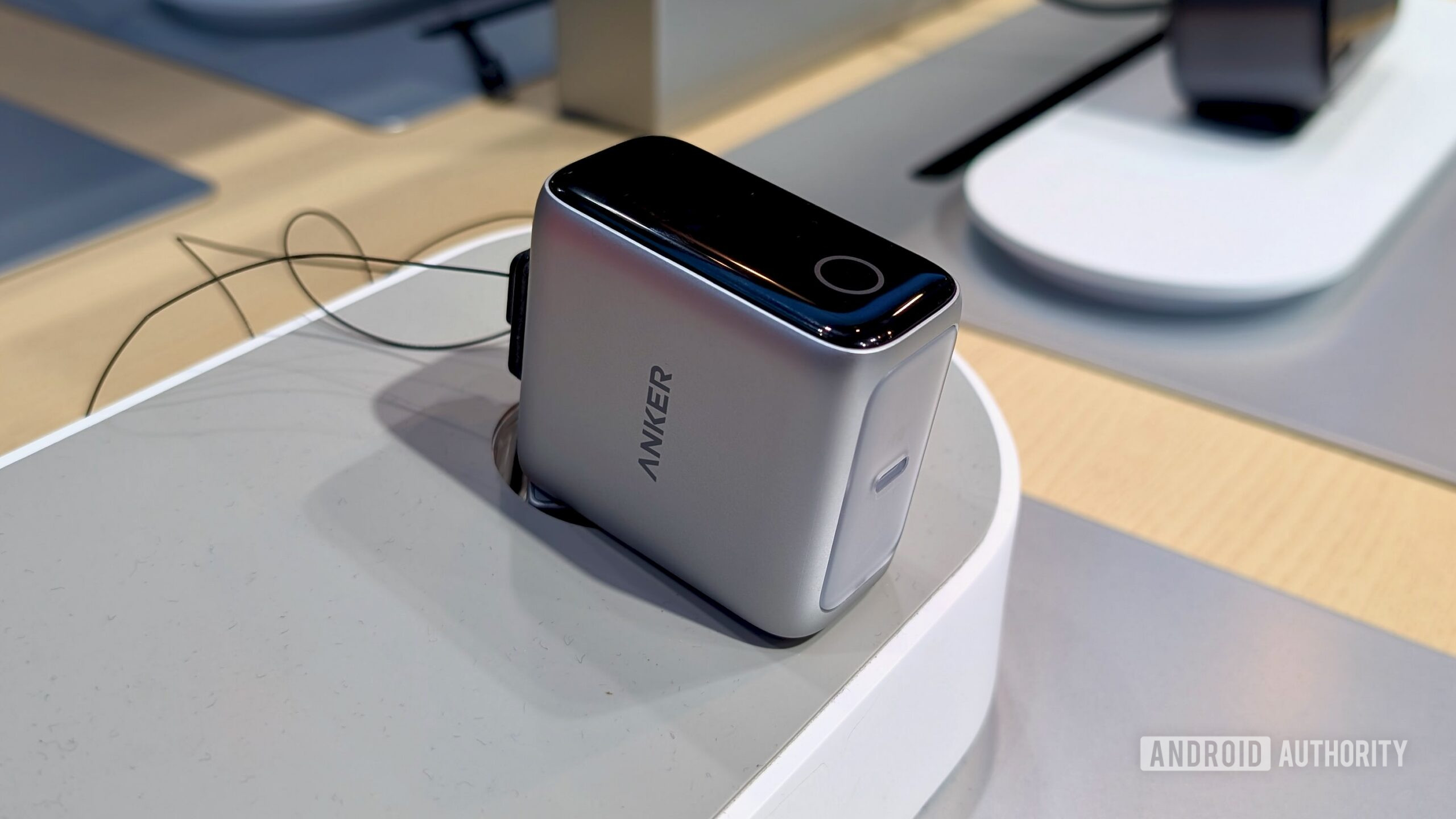 Anker представив три нові смарт-зарядні пристрої 15