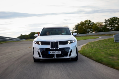 BMW iX5: Водневий кросовер з запасом ходу 750 км та 5-хвилинним заправленням 6 BMW iX5: Водневий кросовер з запасом ходу 750 км та 5-хвилинним заправленням 6
