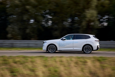 BMW iX5: Водневий кросовер з запасом ходу 750 км та 5-хвилинним заправленням 7 BMW iX5: Водневий кросовер з запасом ходу 750 км та 5-хвилинним заправленням 7