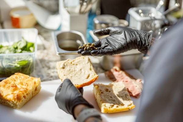 Процес приготування їжі на професійній кухні є важливим для успіху