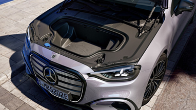 Mercedes-Benz презентував доступний електричний C-Class 10