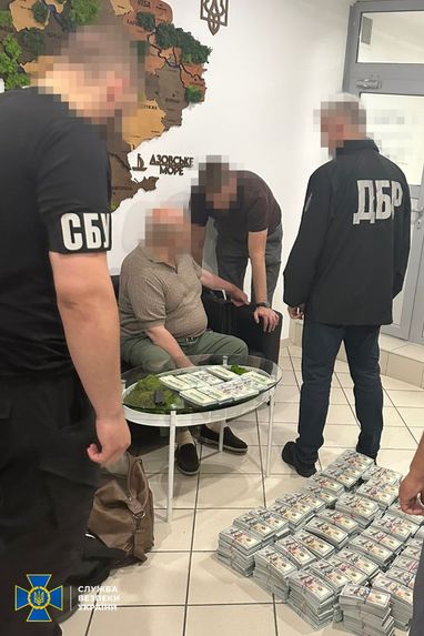 Головна 69 Адвокат вимагав $5 мільйонів за закриття справи та…