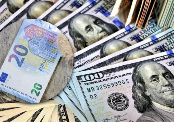 Валюти пішли в піке: курс долара, євро та злотого 16 жовтня