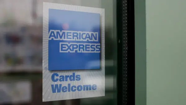 Amex скоротить приблизно 3500 працівників